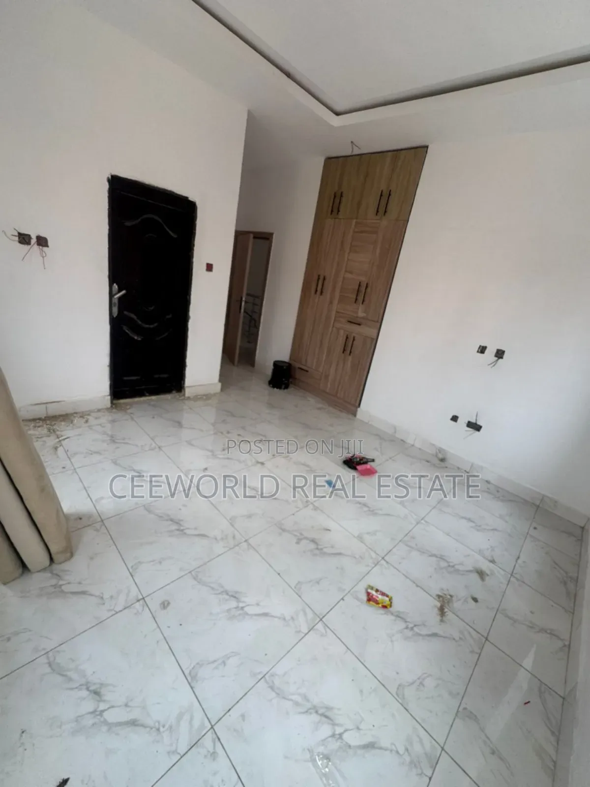 5bdrm Duplex in Oluyole Estate for rent