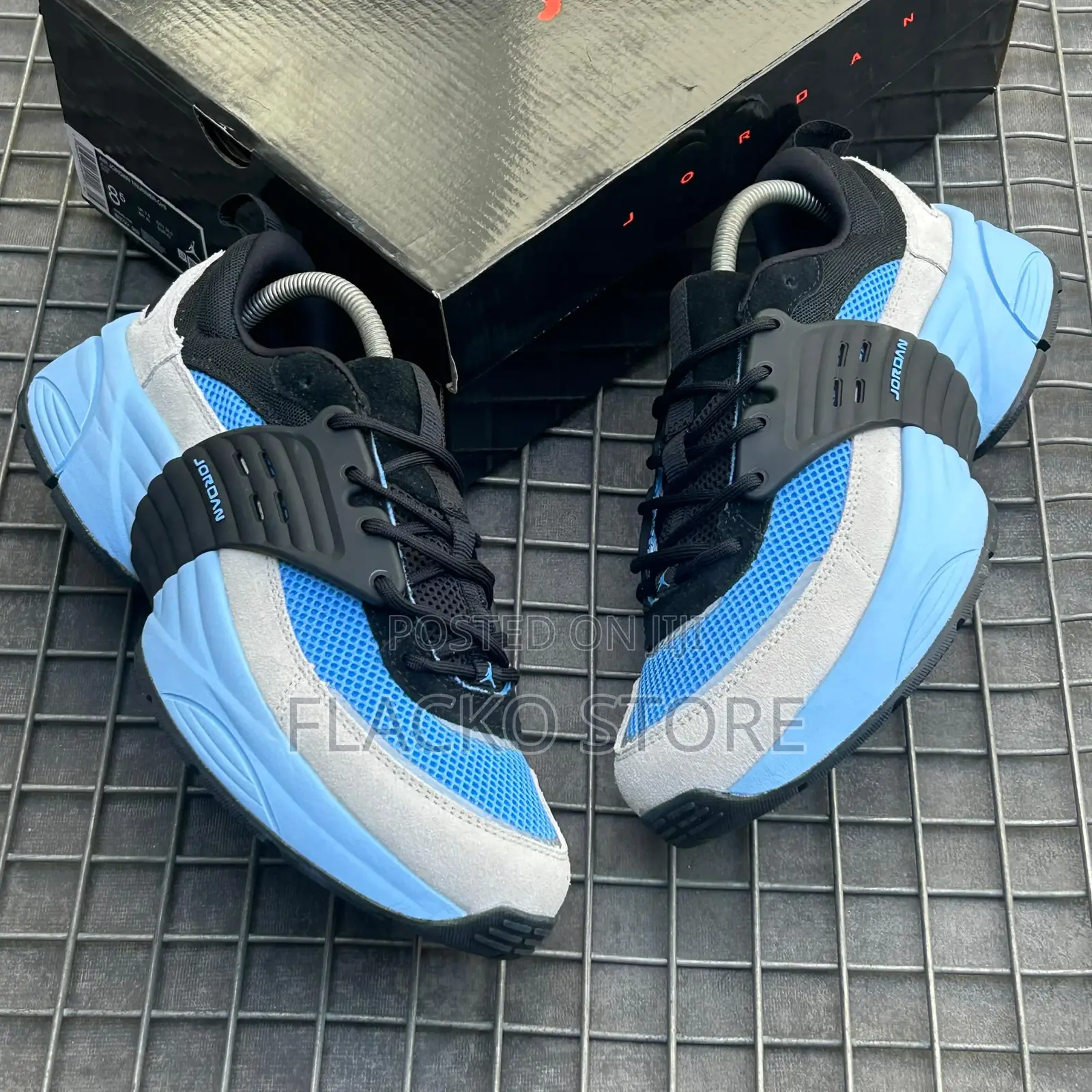 Original Air Jordan Trunner Os Sneakers