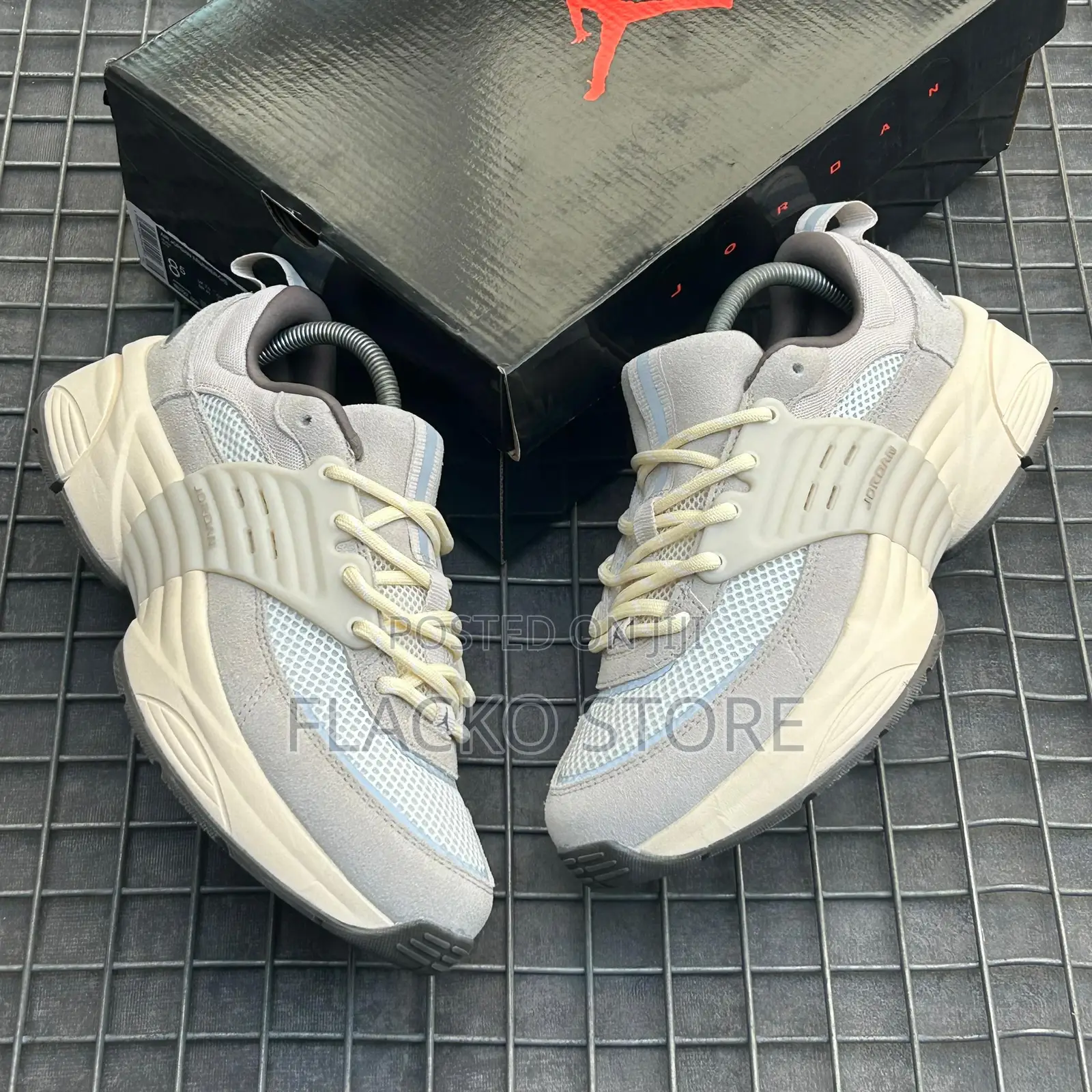 Original Air Jordan Trunner Os Sneakers