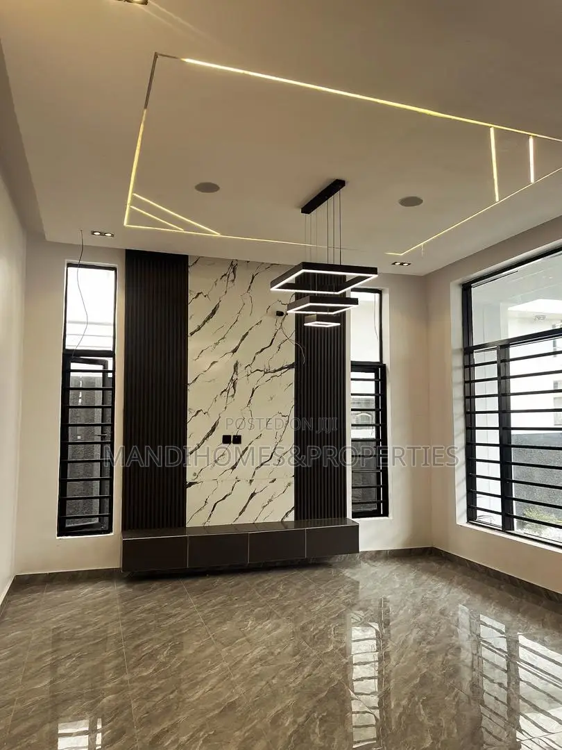 4bdrm Duplex in Lekki for sale