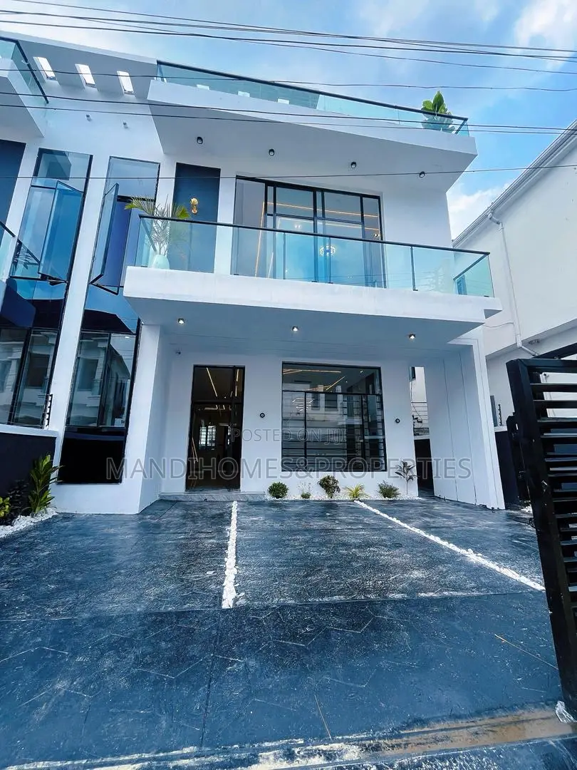 4bdrm Duplex in Lekki for sale