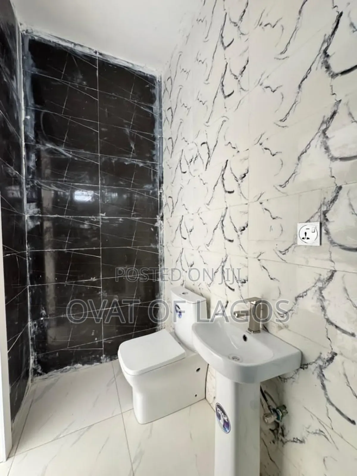 3bdrm Duplex in Ikota for rent