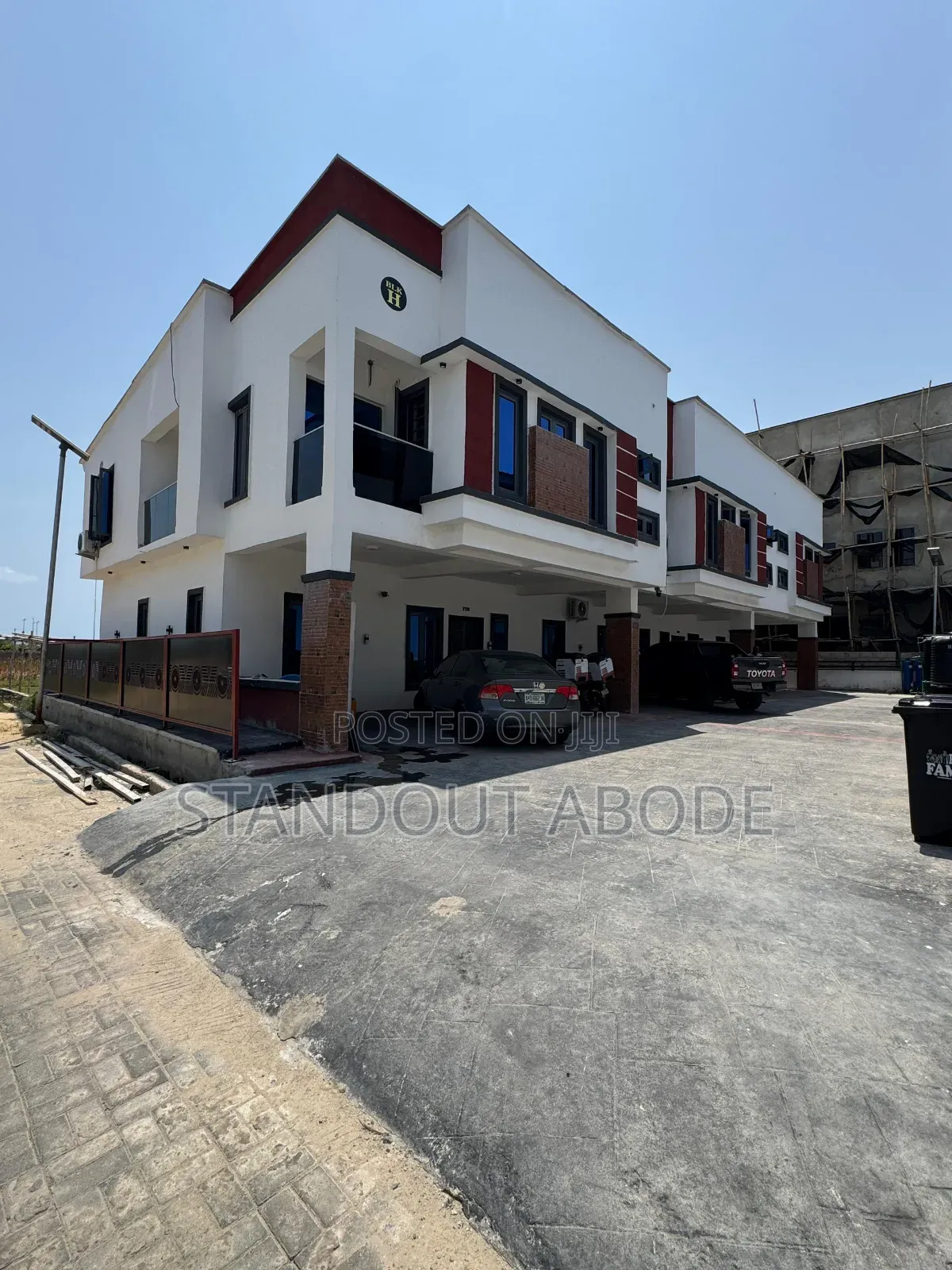 3bdrm Duplex in In An Estate Inppp, Ikota for sale