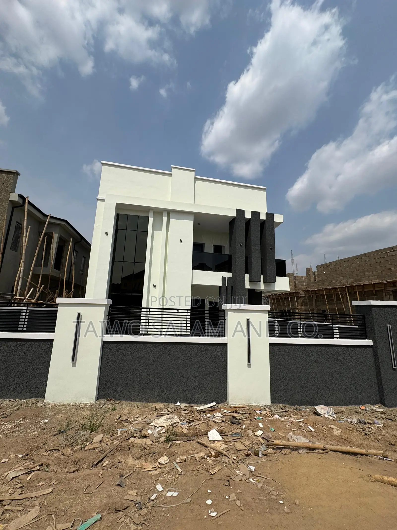5bdrm Duplex in Calton Gate Estate, Akobo for sale