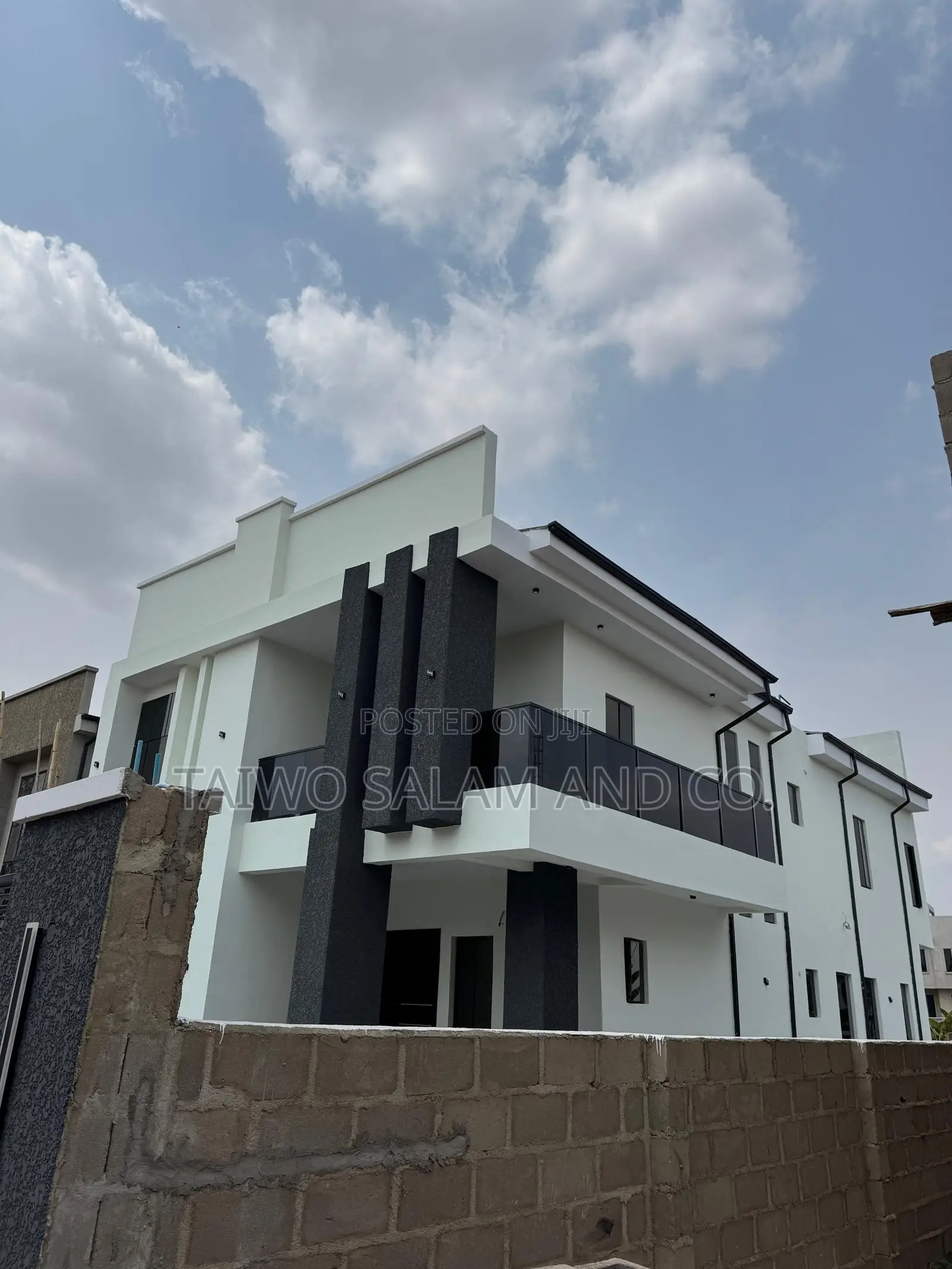 5bdrm Duplex in Calton Gate Estate, Akobo for sale