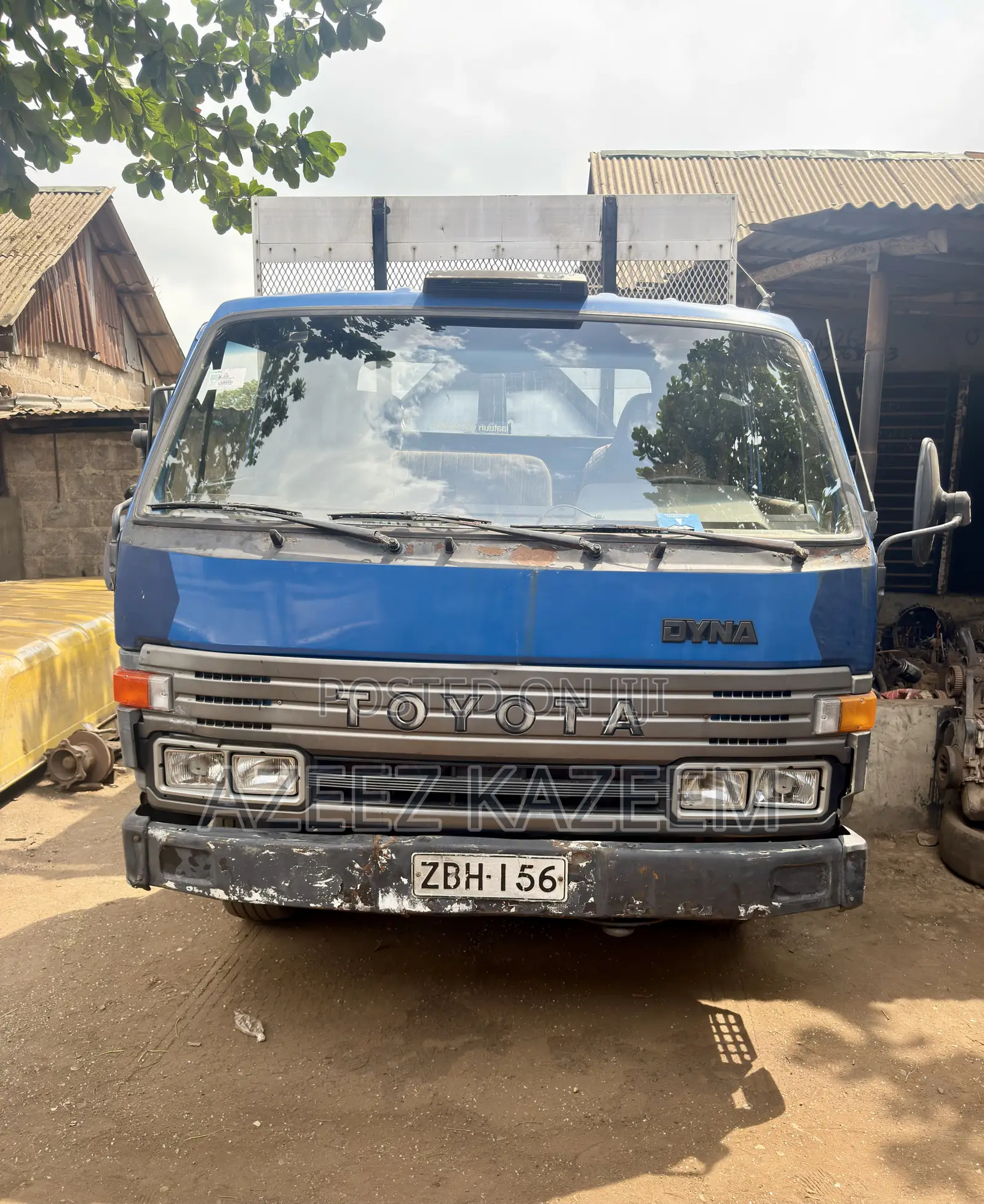 Toyota Dyna 1998 Blue