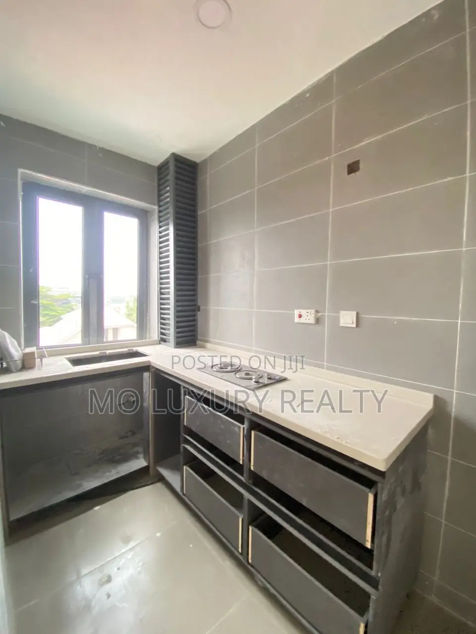 4bdrm Apartment in Lekki Phase 1 for rent