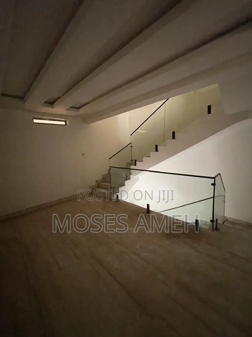 4bdrm Townhouse / Terrace in Wuye for rent