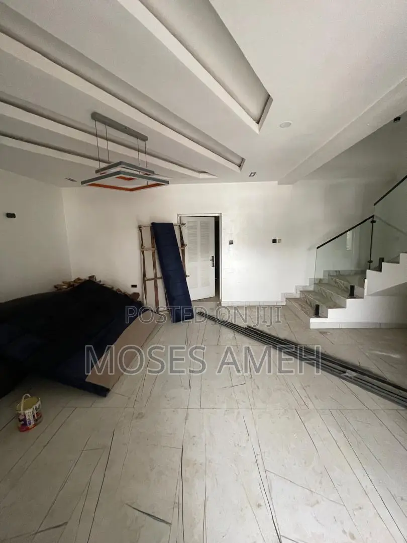 4bdrm Townhouse / Terrace in Wuye for rent