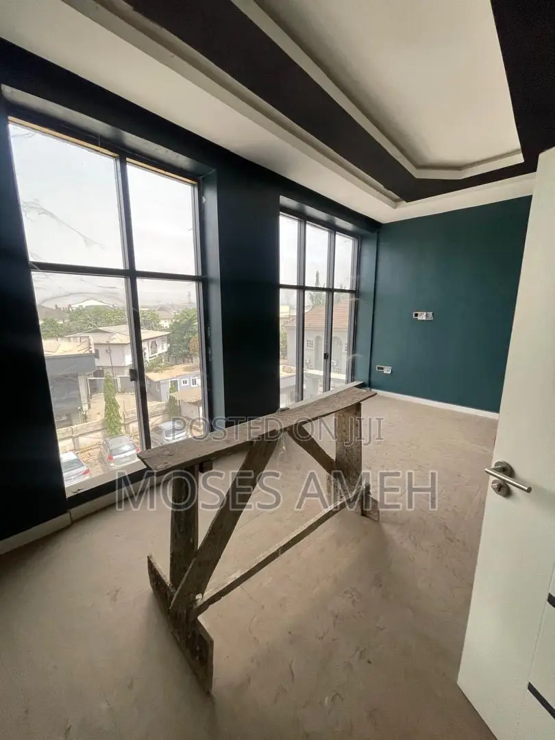 4bdrm Townhouse / Terrace in Wuye for rent
