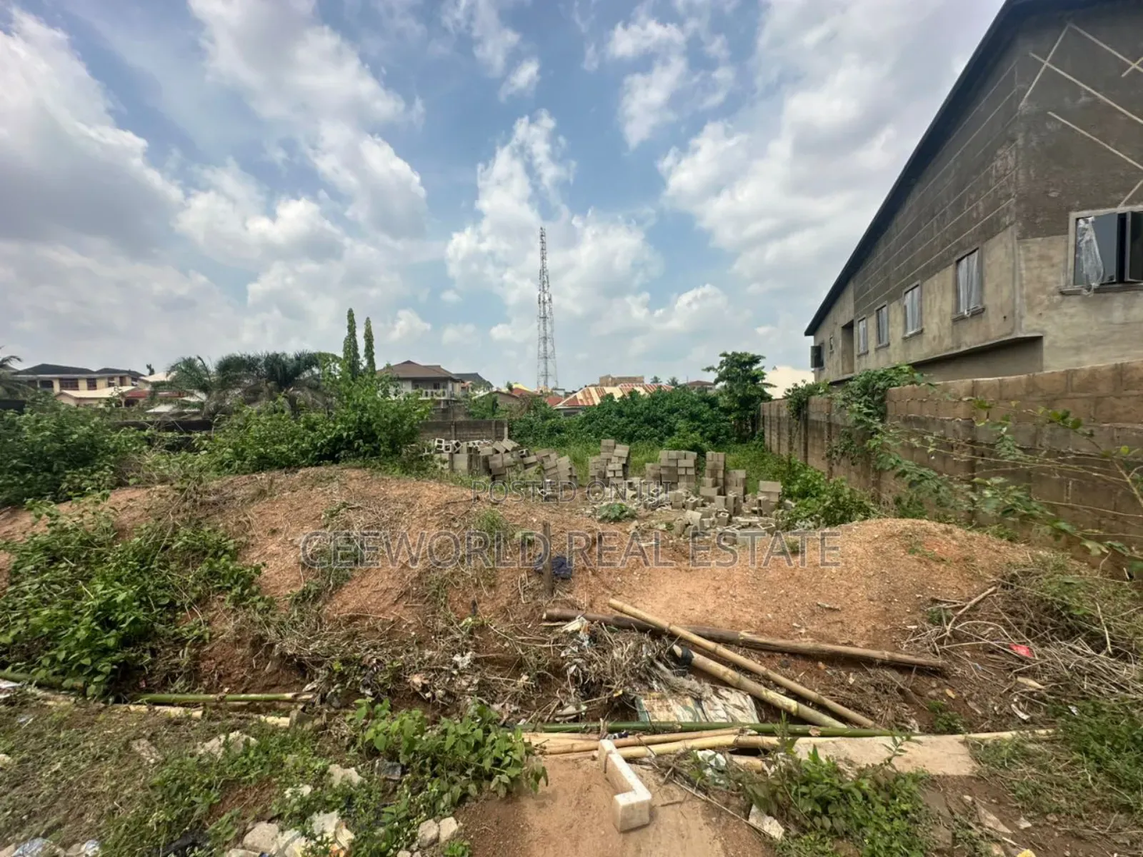 Omolayo Estate, Akobo, Ibadan 550sqm - 40m 667sqm -