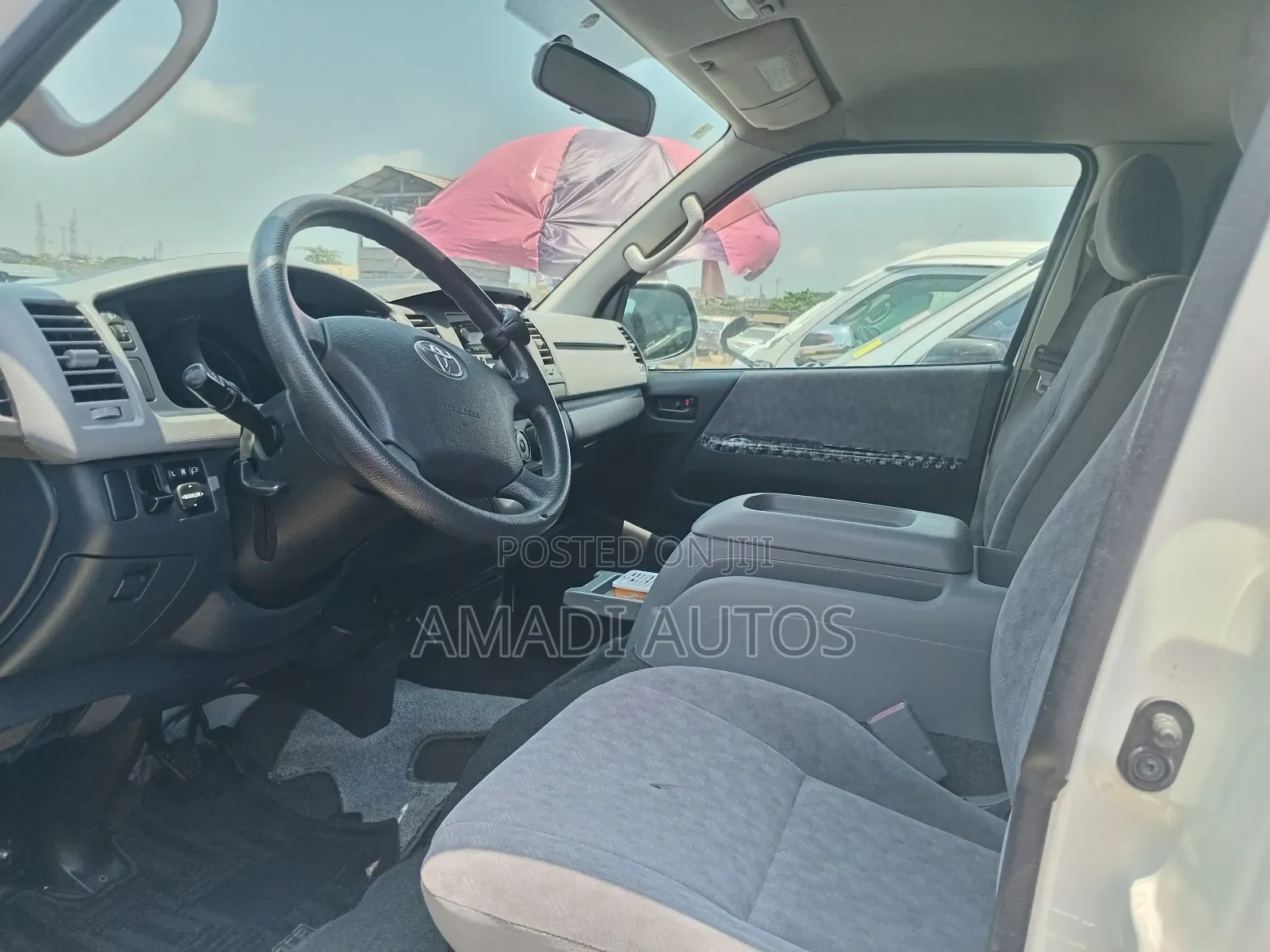 Toyota HiAce 2015 White