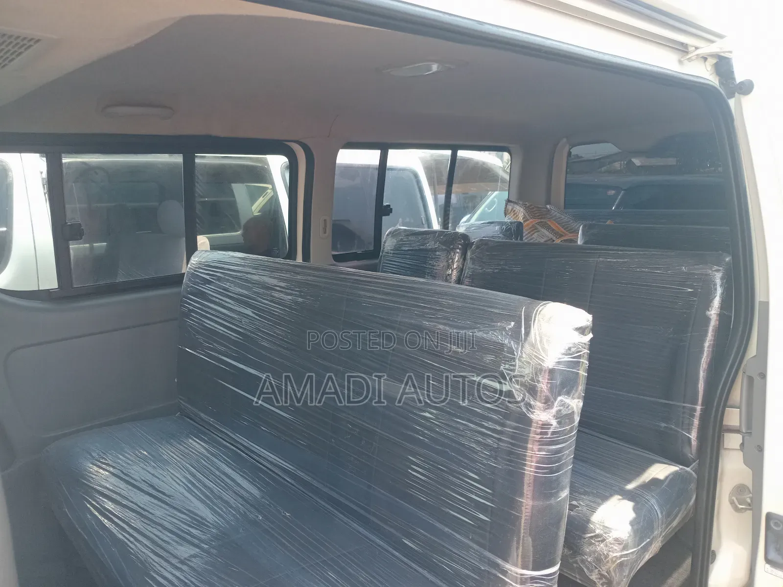 Toyota HiAce 2015 White