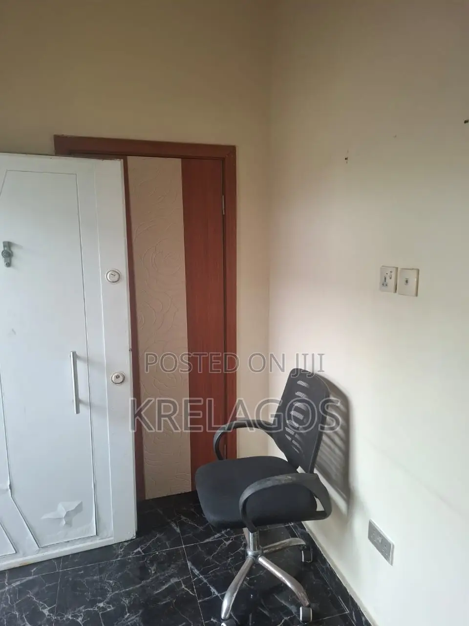 5bdrm Duplex in Agungi for sale