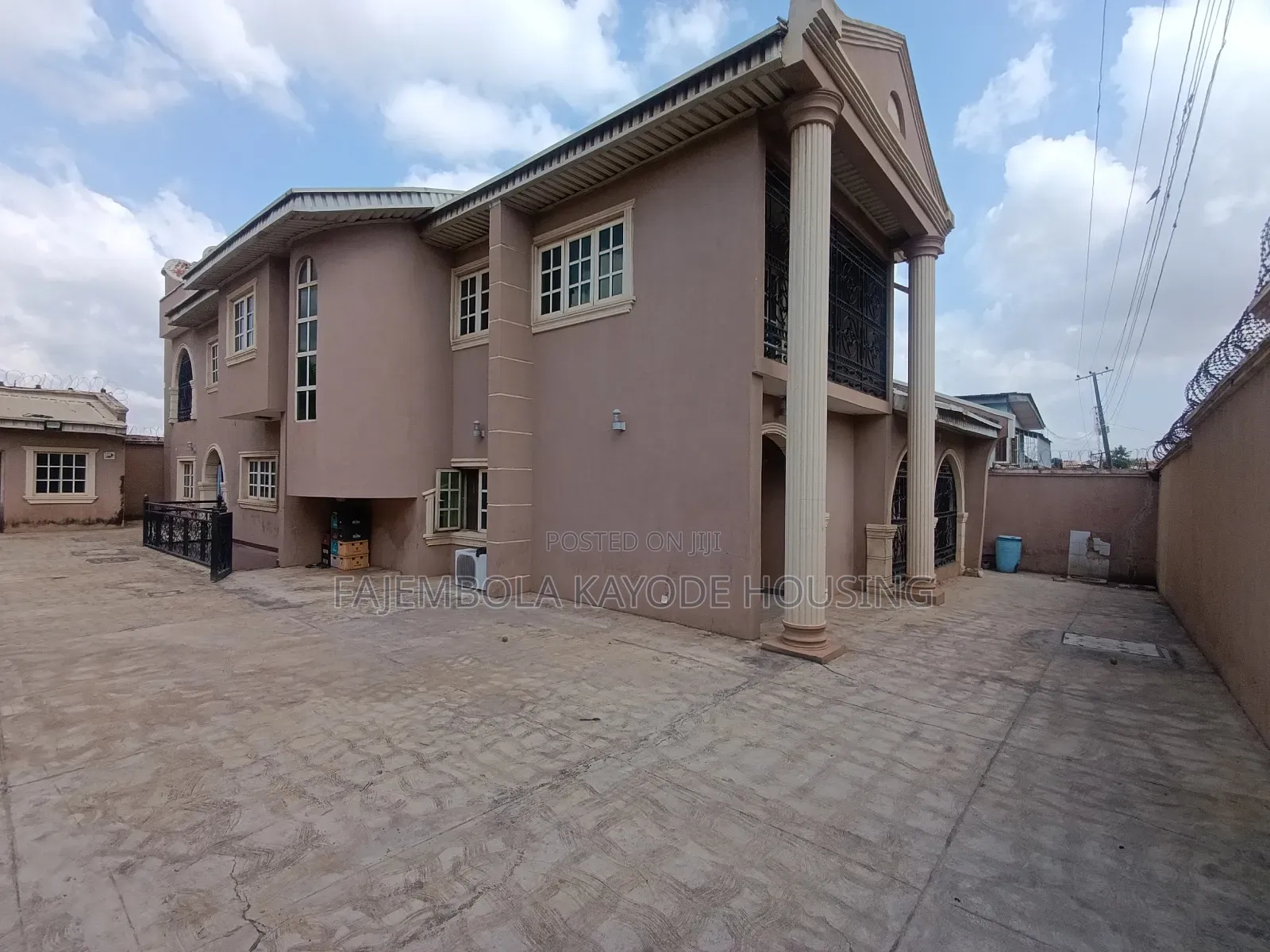 5bdrm Duplex in Tinubu Estate, Ibadan for sale