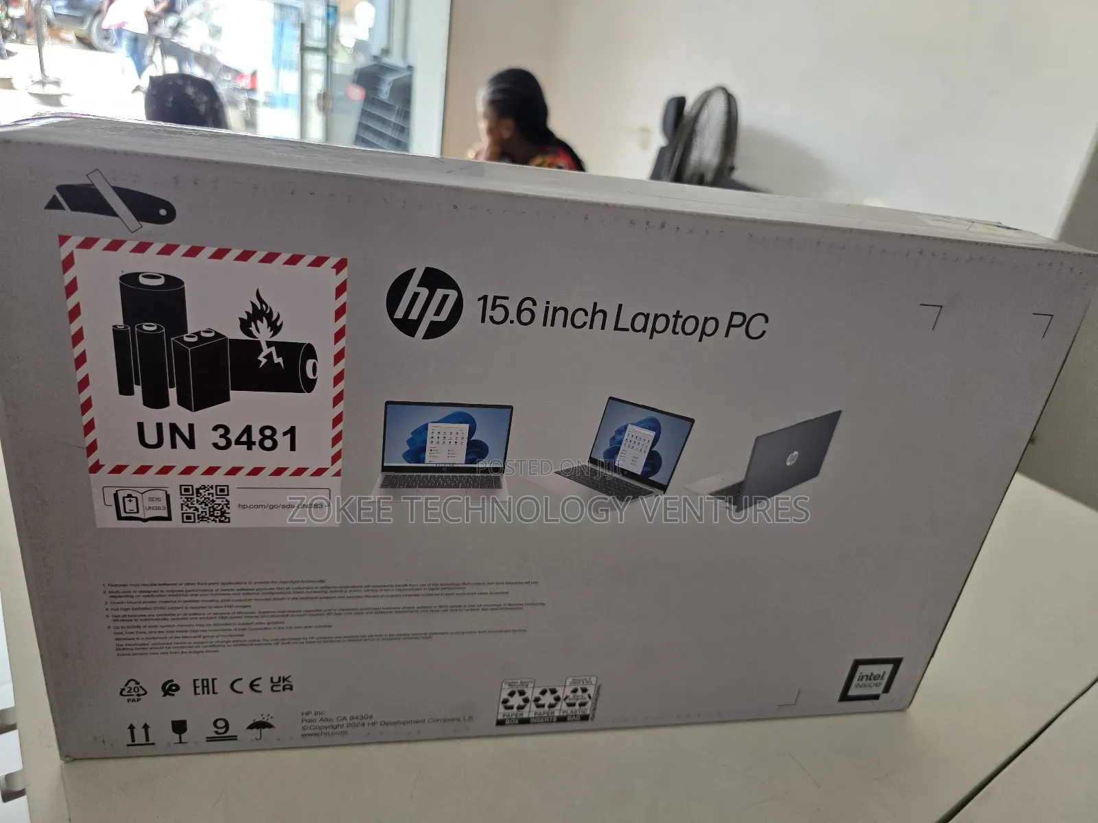 New Laptop HP 15-fd0290ns 8GB Intel Core i3 SSD 256GB