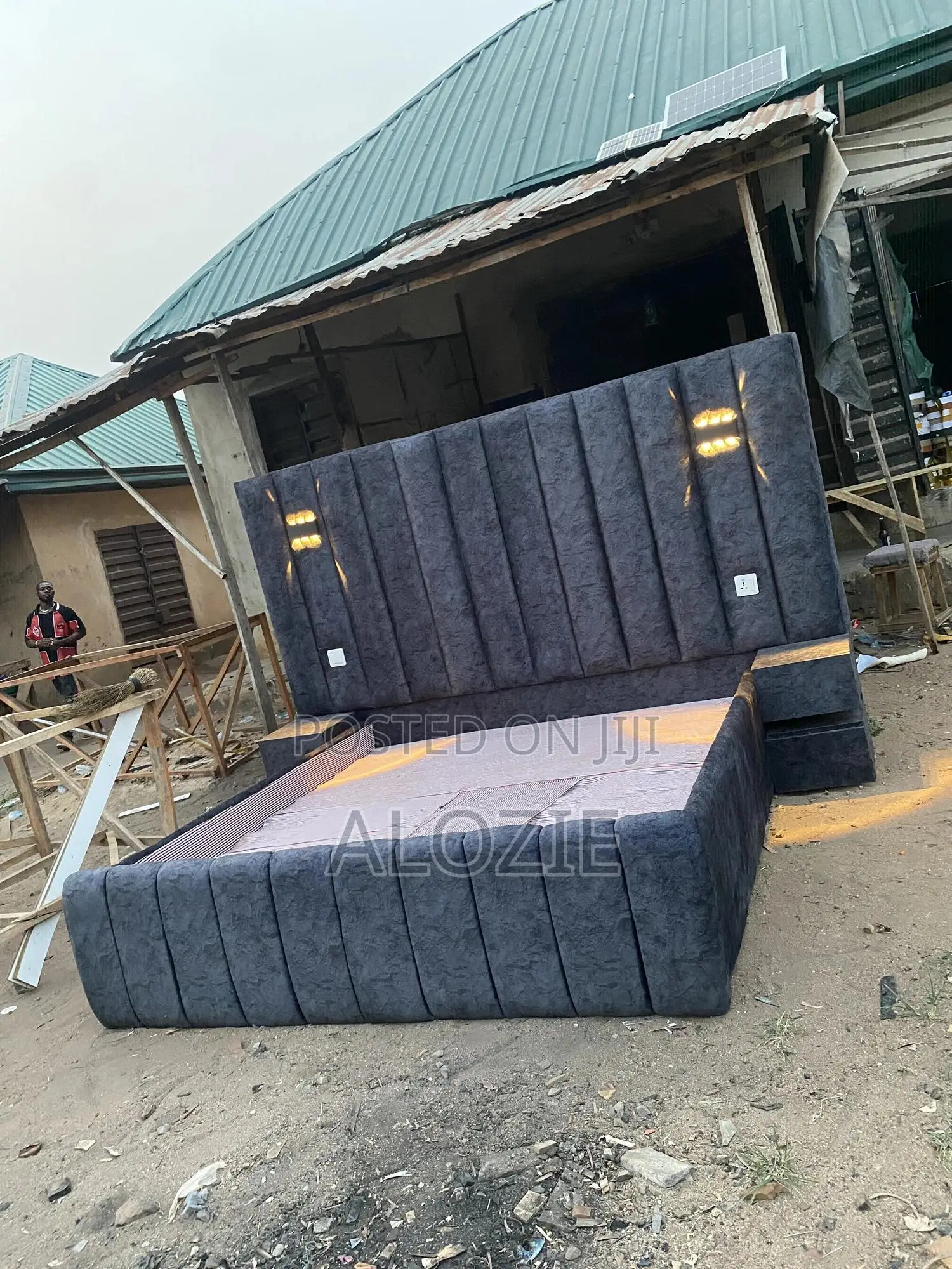 6/6 Bedframe