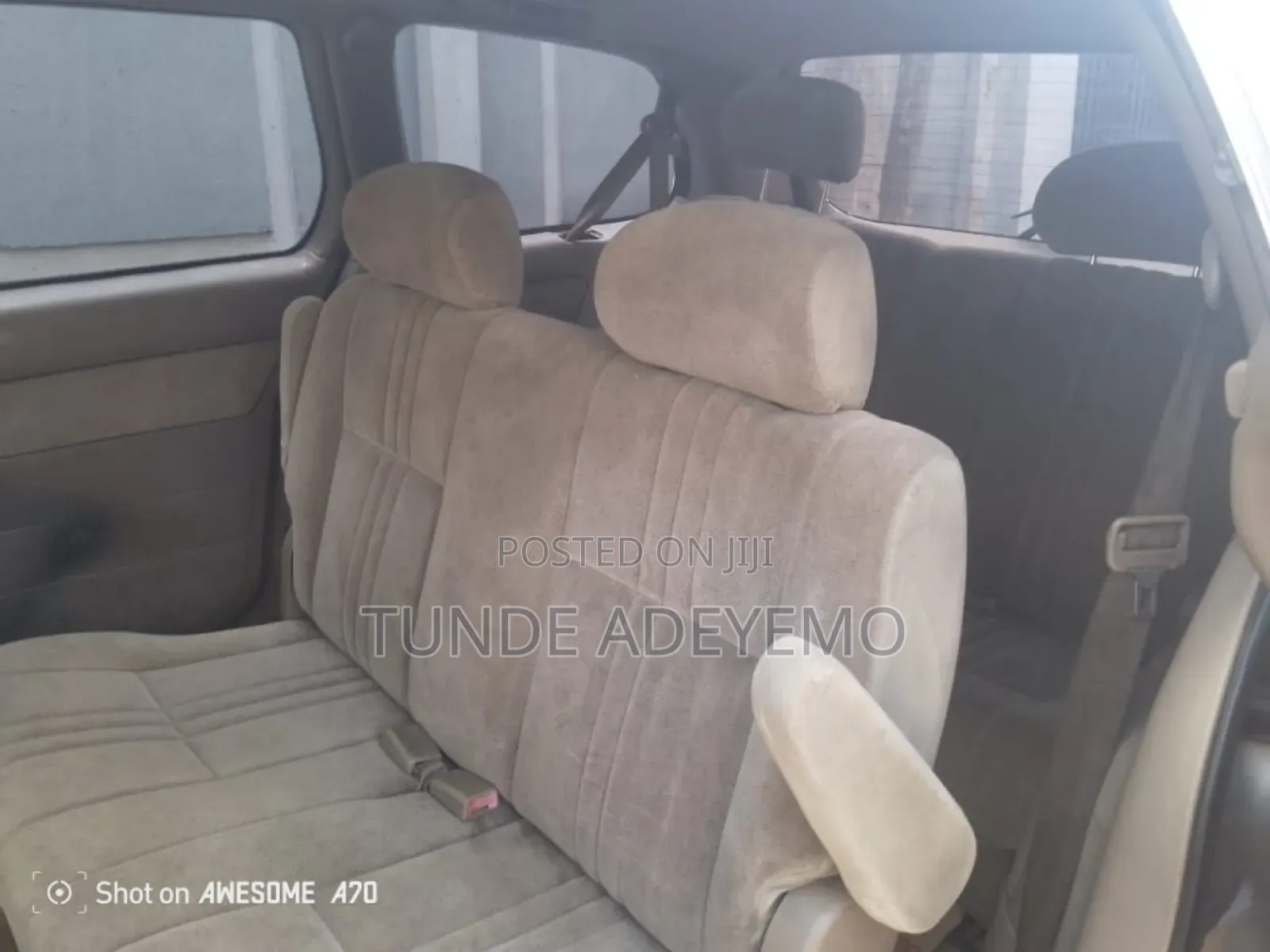 Toyota Sienna 2000 Gold