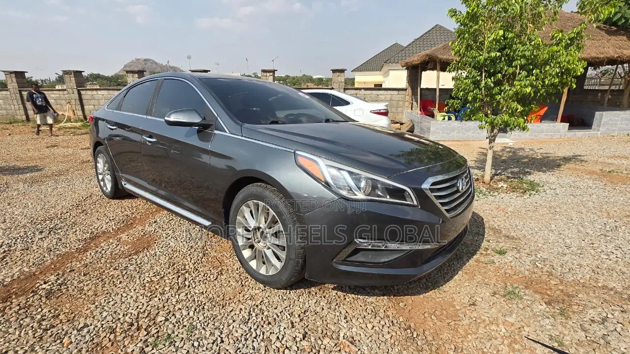 Hyundai Sonata Limited 4dr Sedan (2.4L 4cyl 6A) 2015 Gray
