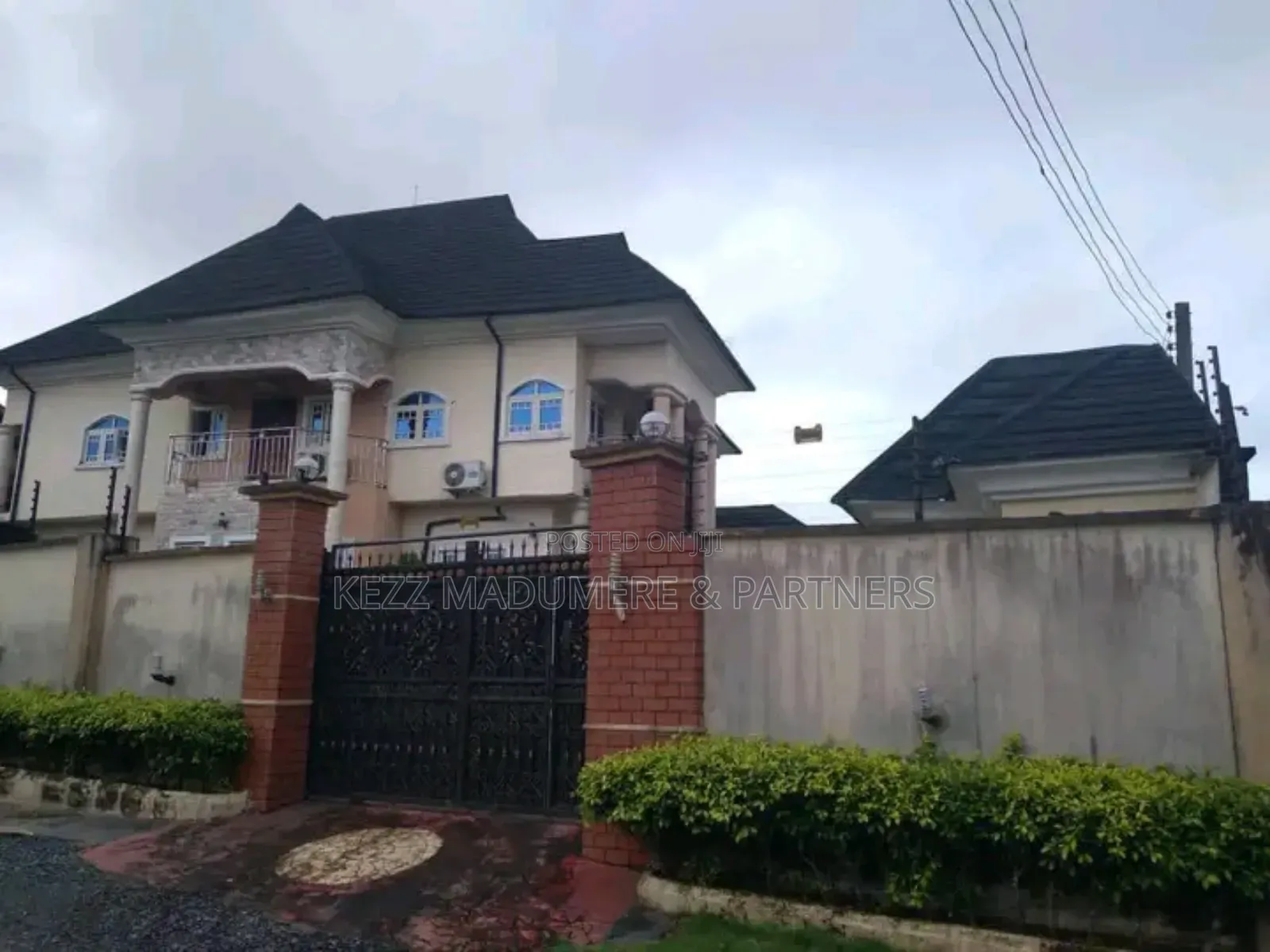 6bdrm Duplex in Aig Area, Calabar , for sale