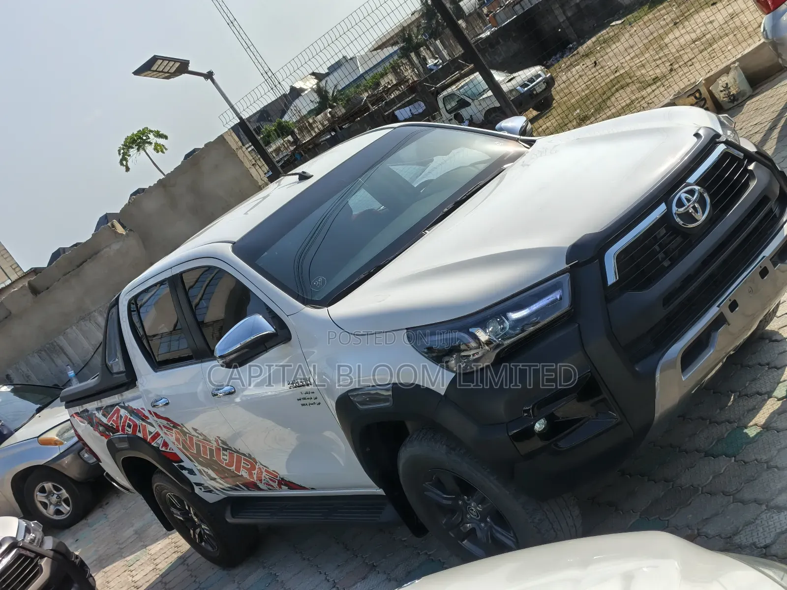 Toyota Hilux 2024 White