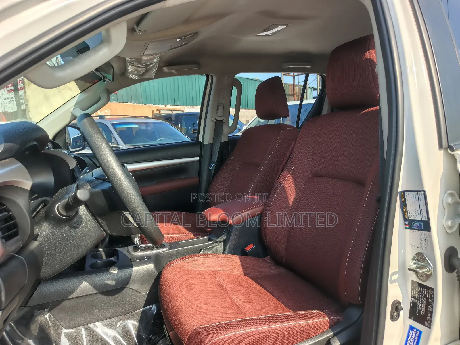 Toyota Hilux 2024 White