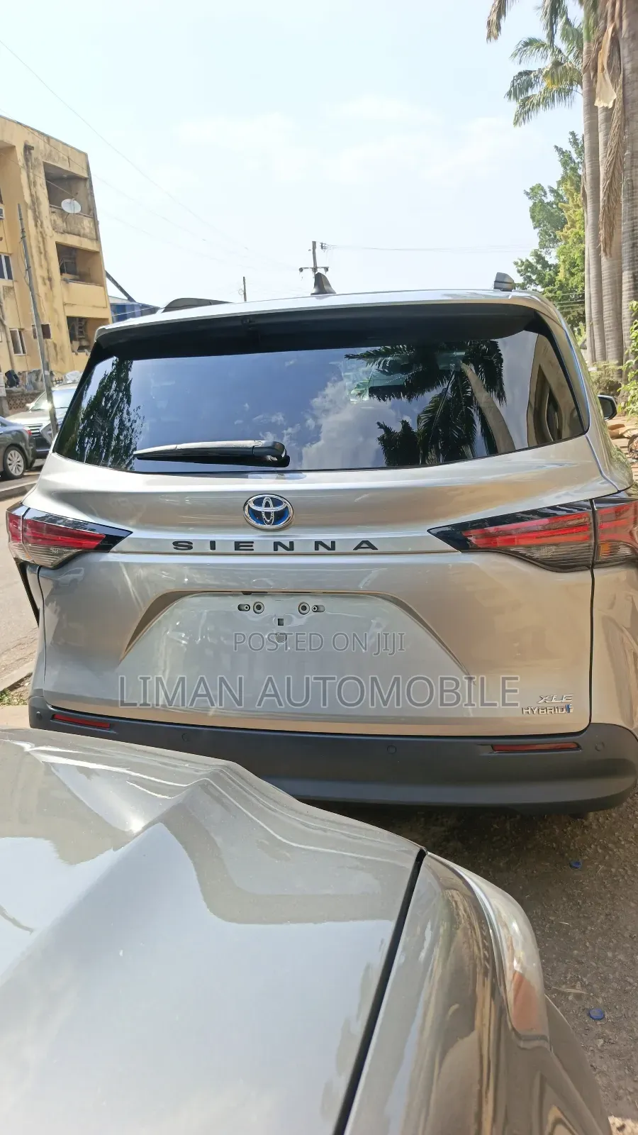 Toyota Sienna XLE 2022 Silver