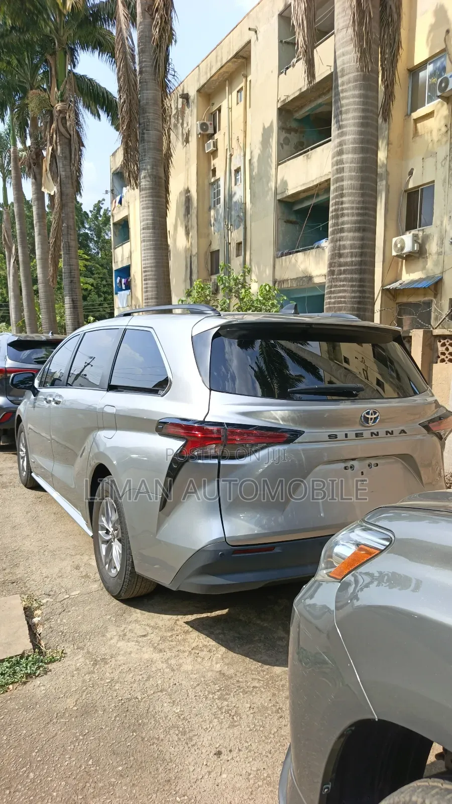 Toyota Sienna XLE 2022 Silver
