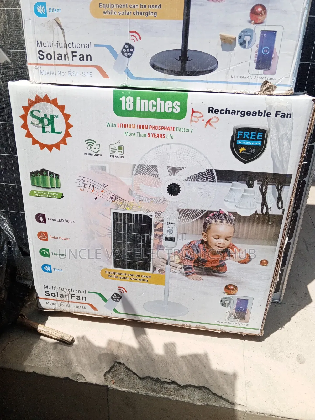 SPL 18" Rechargeable Solar Fan