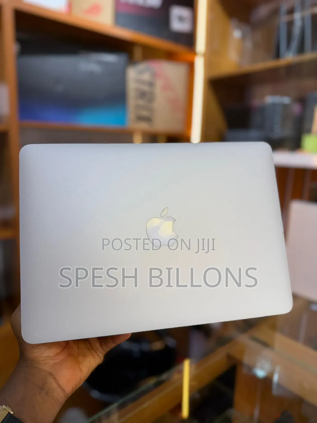 New Laptop Apple MacBook Pro 2015 8GB Intel Core i5 SSD 128GB