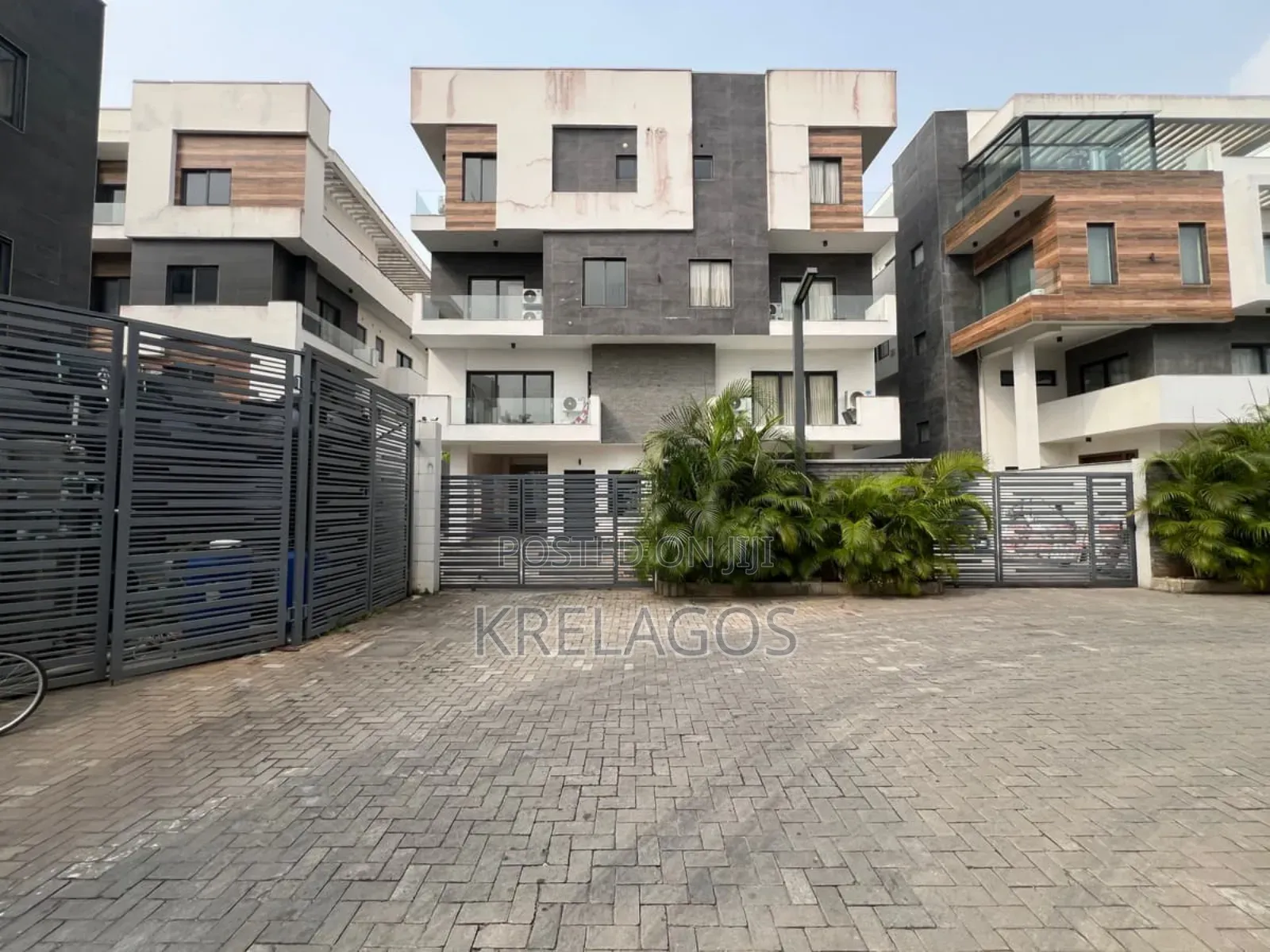 5bdrm Duplex in Banana Island for rent