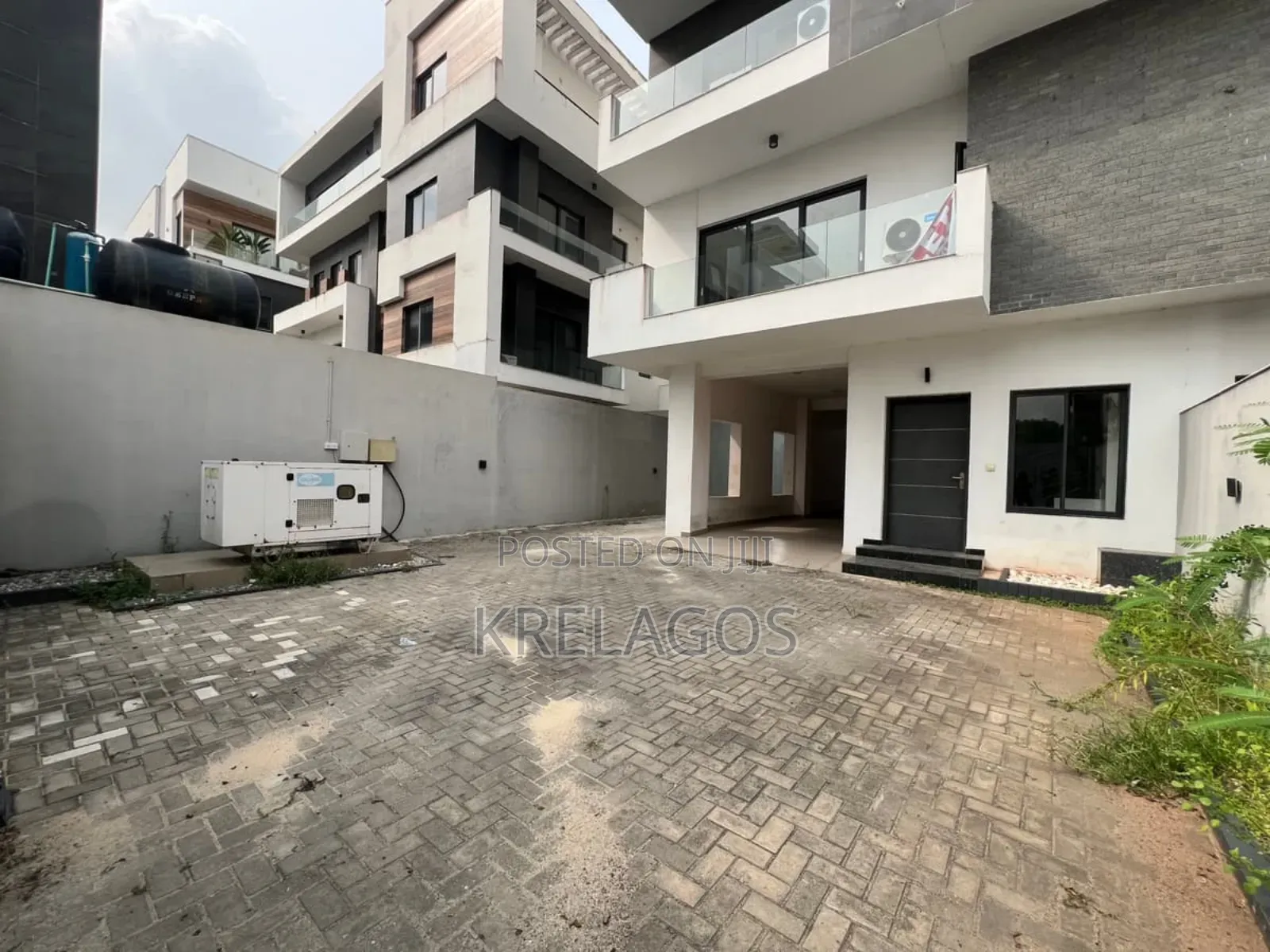 5bdrm Duplex in Banana Island for rent