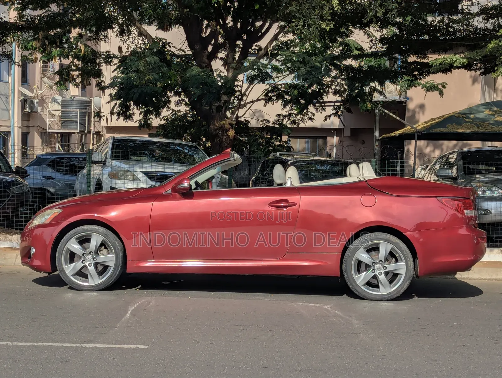 Lexus IS 250 C 2011 Red