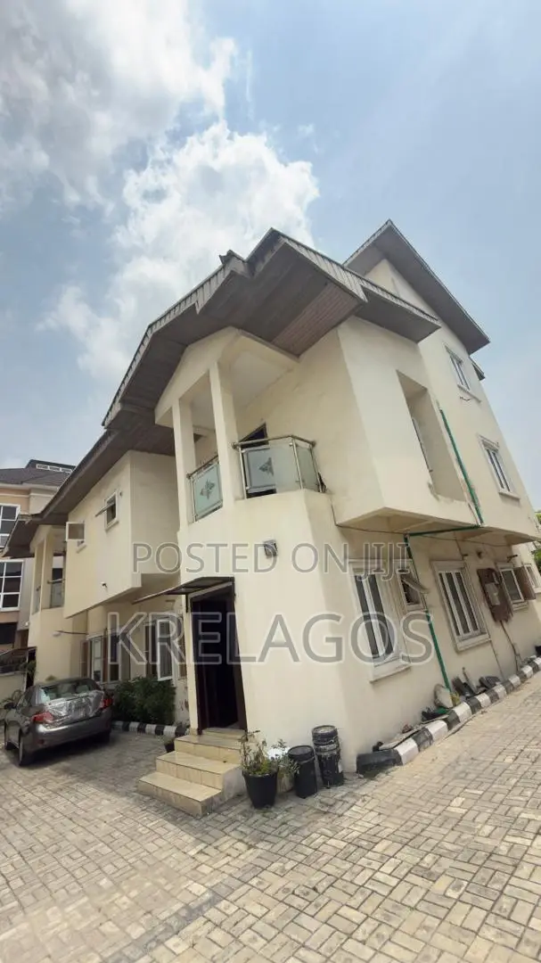 6bdrm Duplex in Ikate for sale