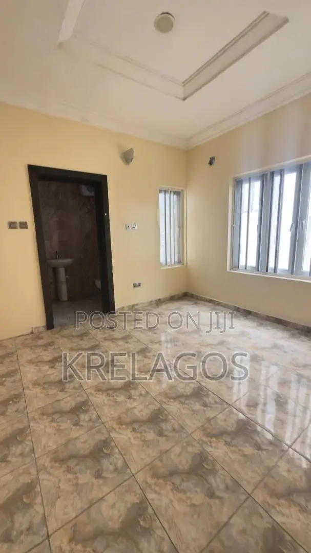 6bdrm Duplex in Ikate for sale