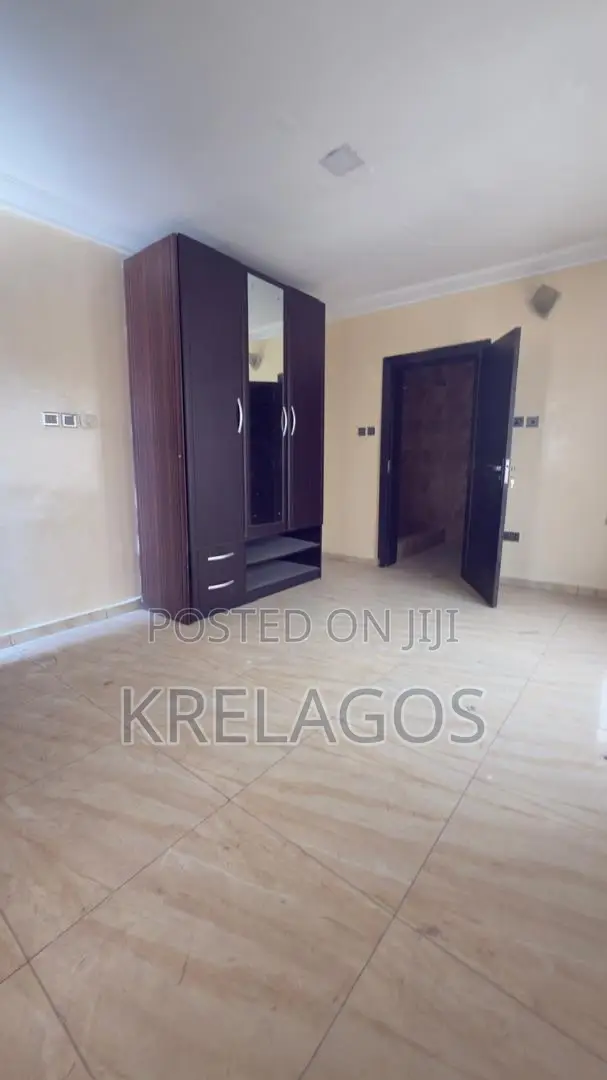 6bdrm Duplex in Ikate for sale