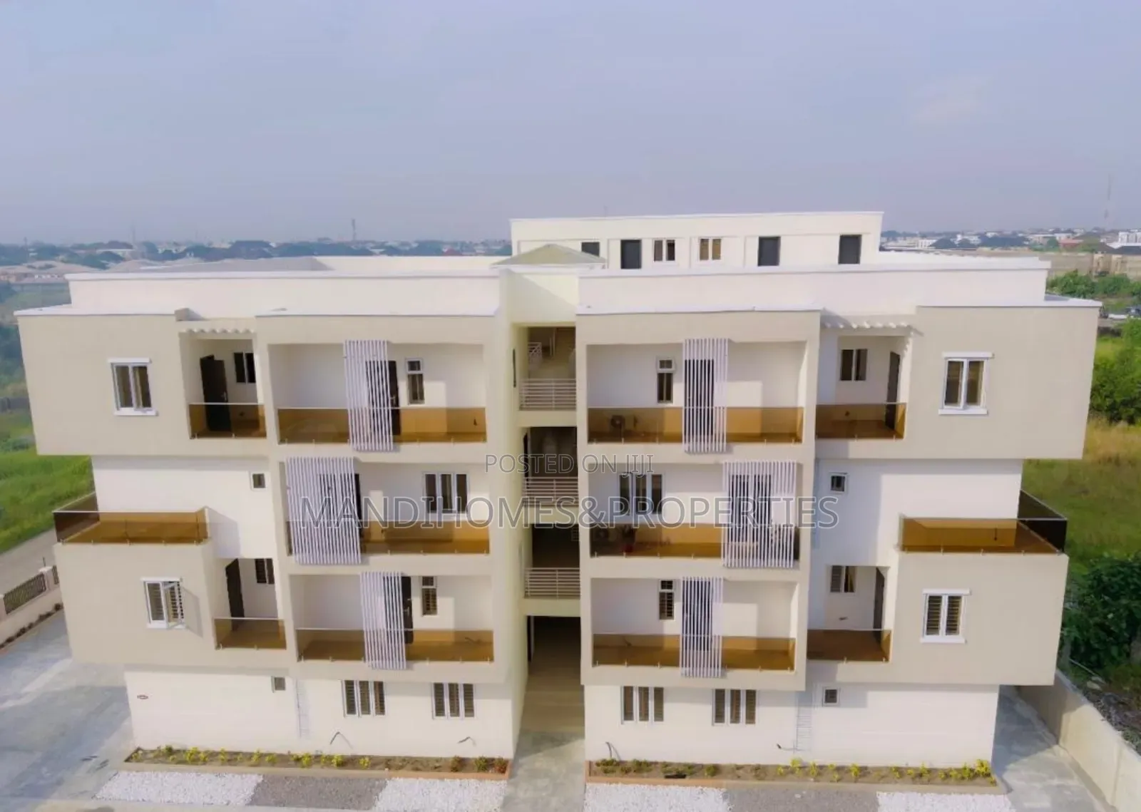 3bdrm Maisonette in Off Lekki-Epe Expressway for sale