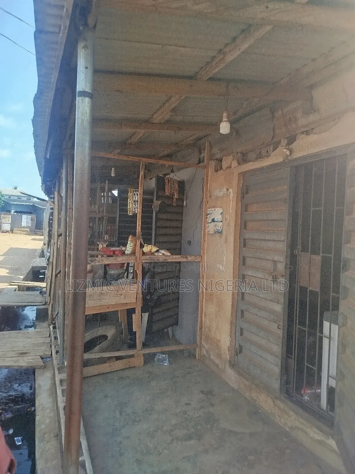 3bdrm Bungalow in Isuti Rd, Igando / Ikotun/Igando for sale