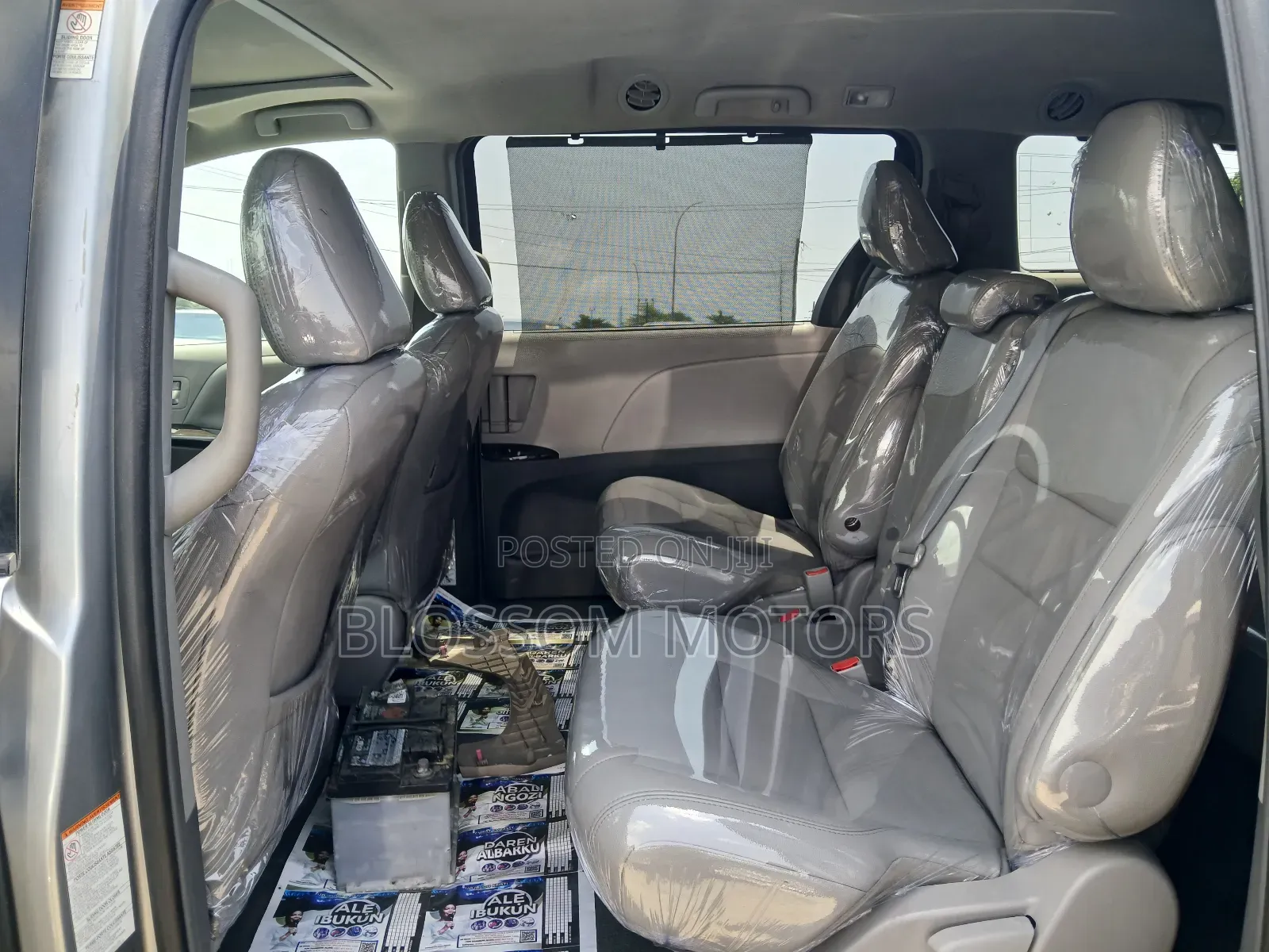Toyota Sienna LE 7 Passenger Auto Access Seat (3.5L 6cyl 6A) 2016