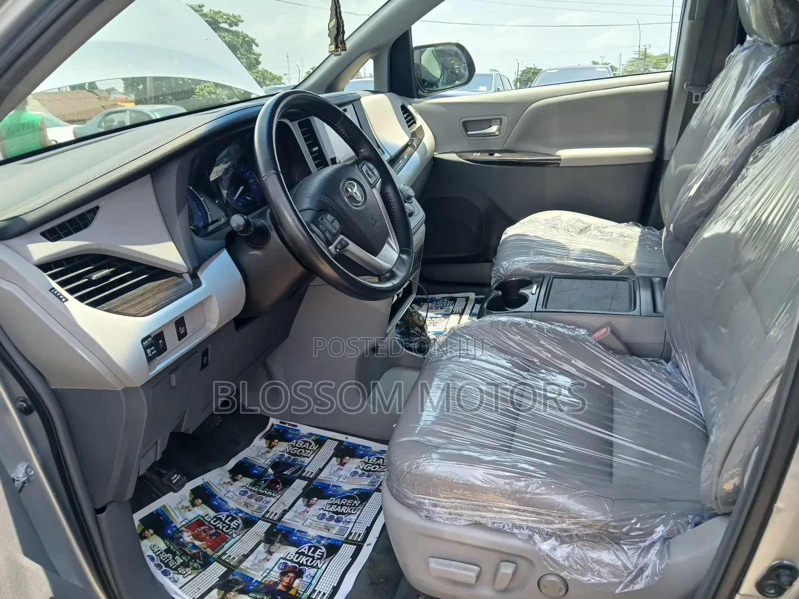 Toyota Sienna LE 7 Passenger Auto Access Seat (3.5L 6cyl 6A) 2016