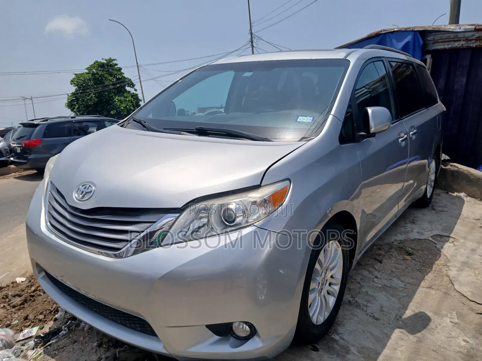 Toyota Sienna LE 7 Passenger Auto Access Seat (3.5L 6cyl 6A) 2016