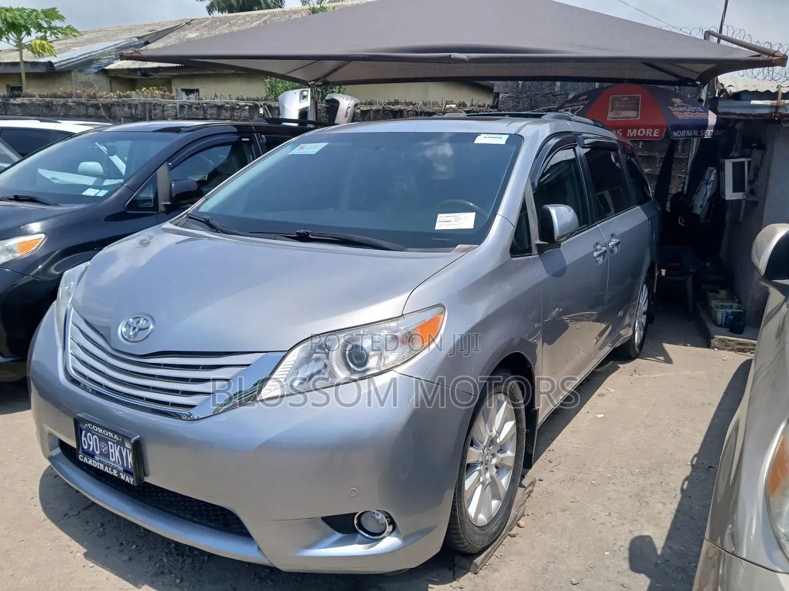 Toyota Sienna Limited 7 Passenger 2012 Silver