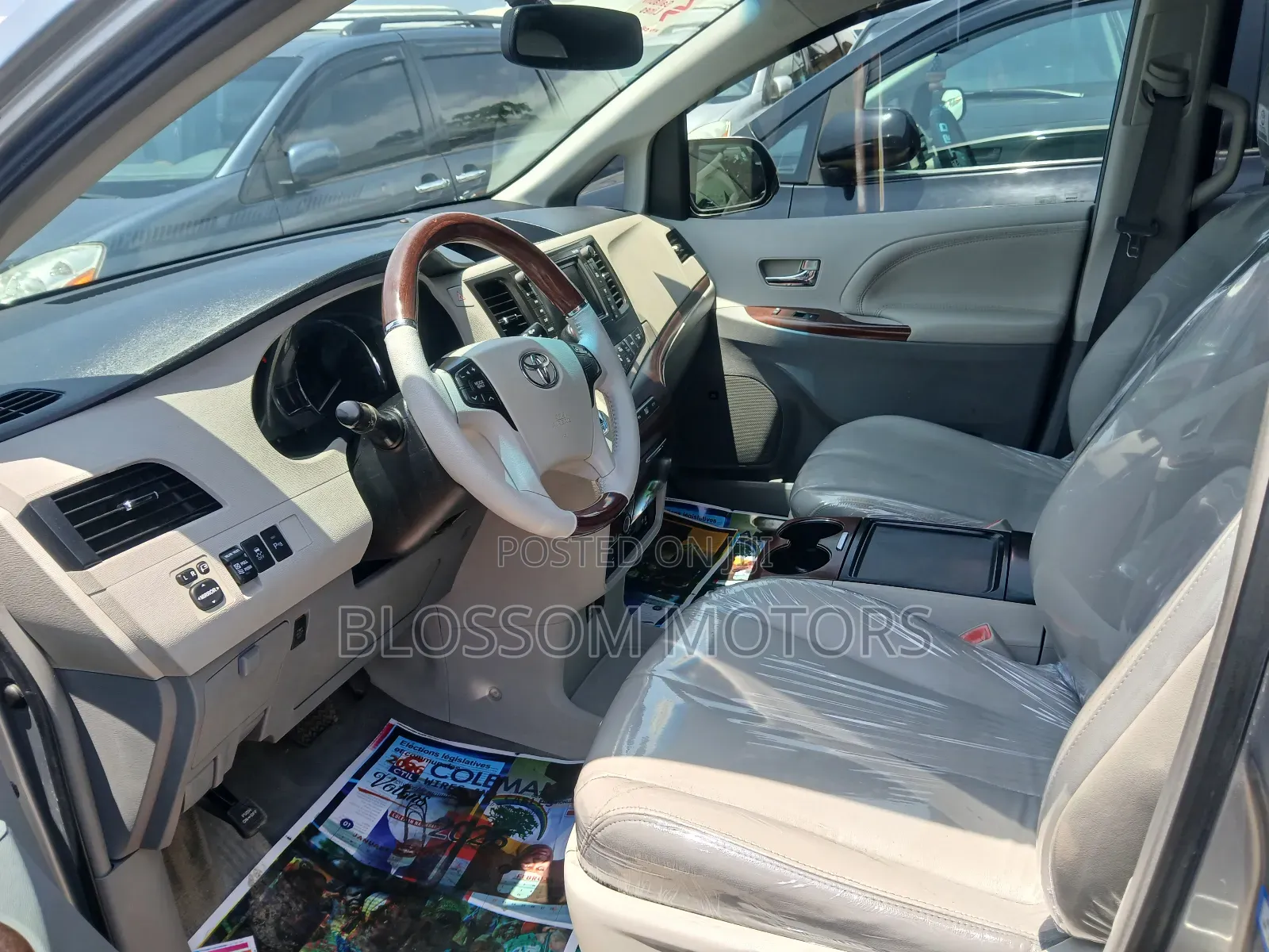 Toyota Sienna Limited 7 Passenger 2012 Silver
