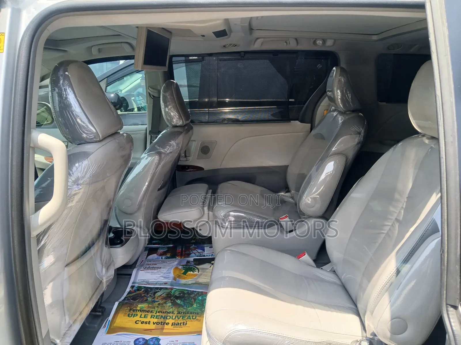 Toyota Sienna Limited 7 Passenger 2012 Silver
