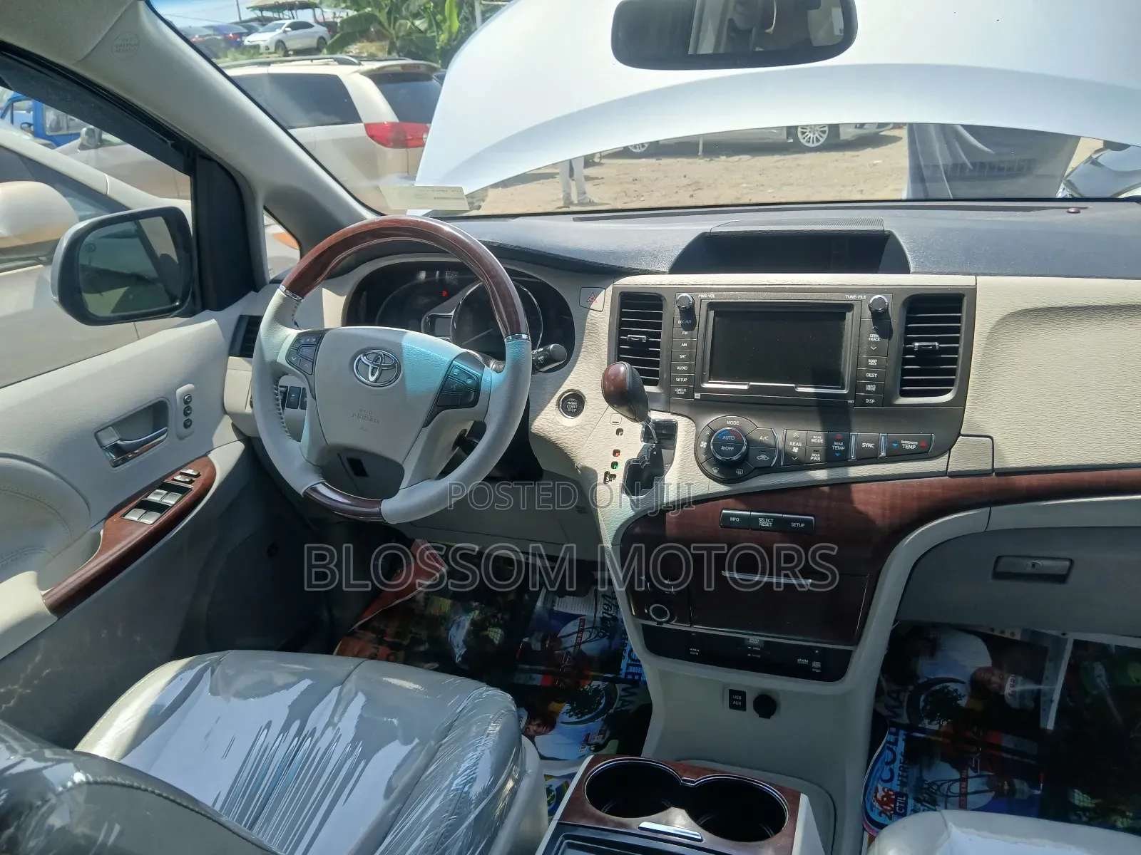 Toyota Sienna Limited 7 Passenger 2012 Silver
