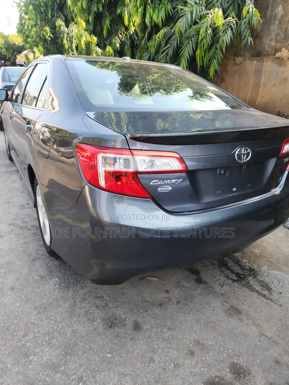 Toyota Camry SE 4dr Sedan (2.5L 4cyl 6A) 2013 Gray