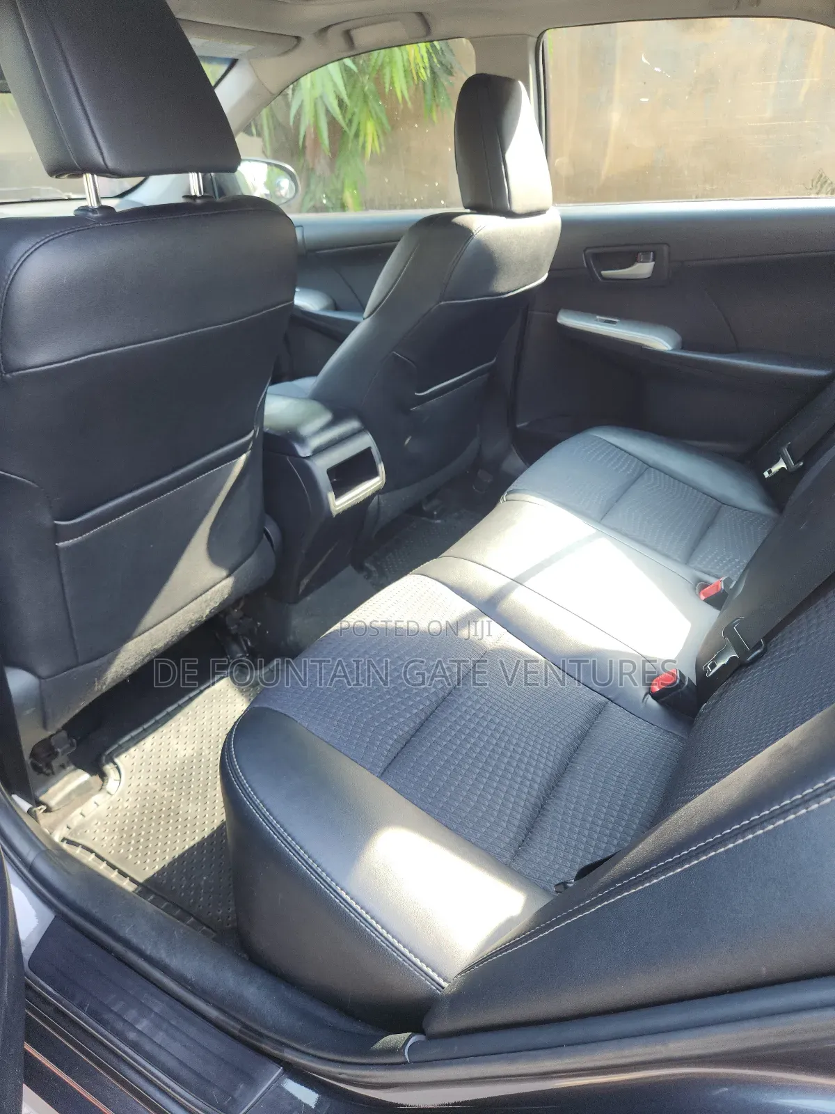 Toyota Camry SE 4dr Sedan (2.5L 4cyl 6A) 2013 Gray