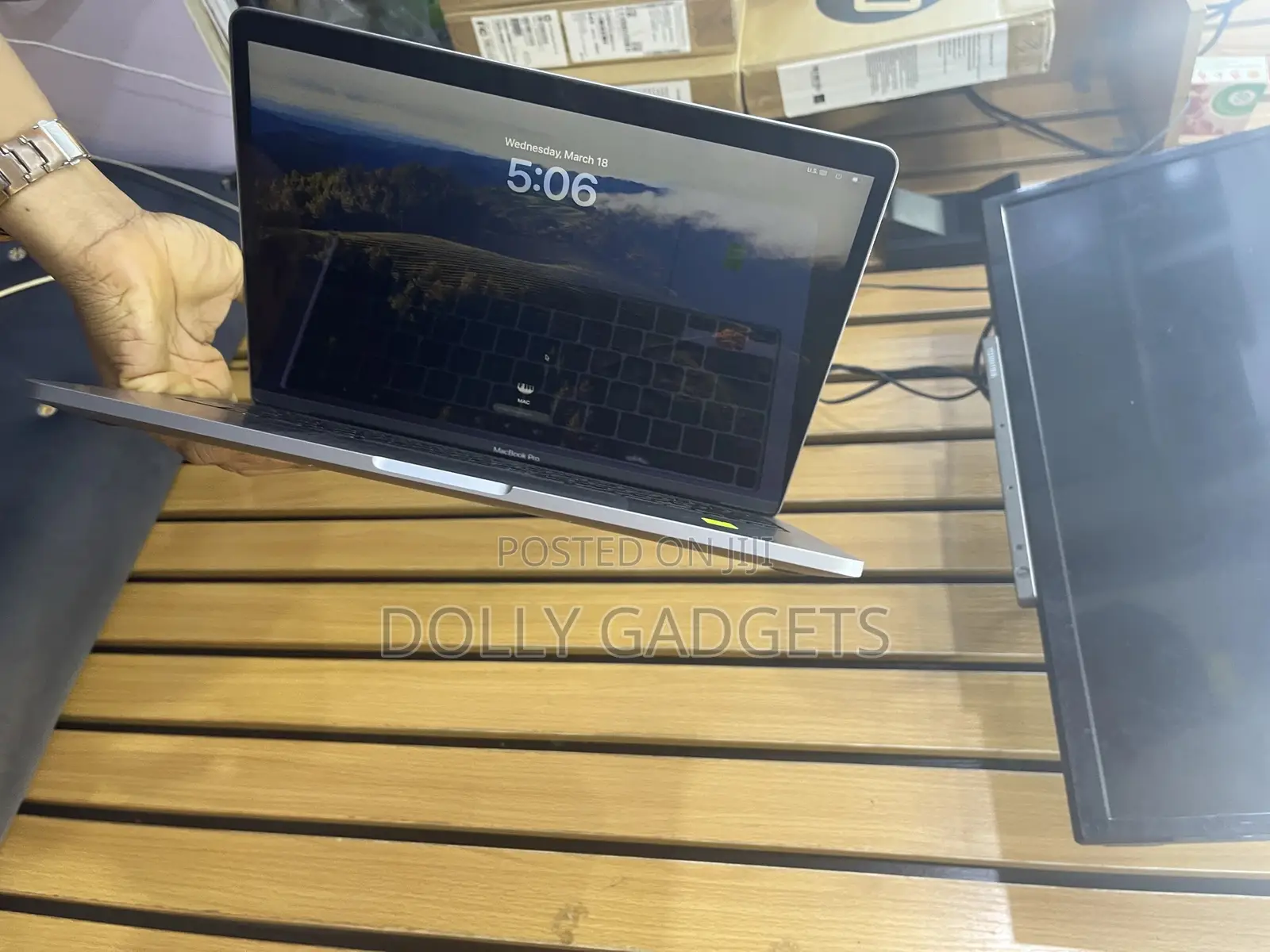 Laptop Apple MacBook Pro M1 16GB Intel Core i5 HDD+SSD 512GB