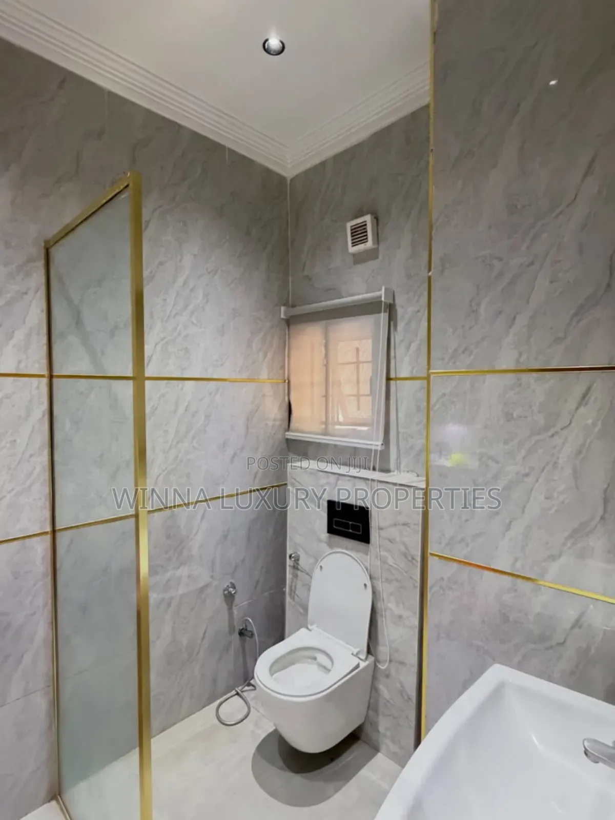 4bdrm Duplex in Gaduwa for sale
