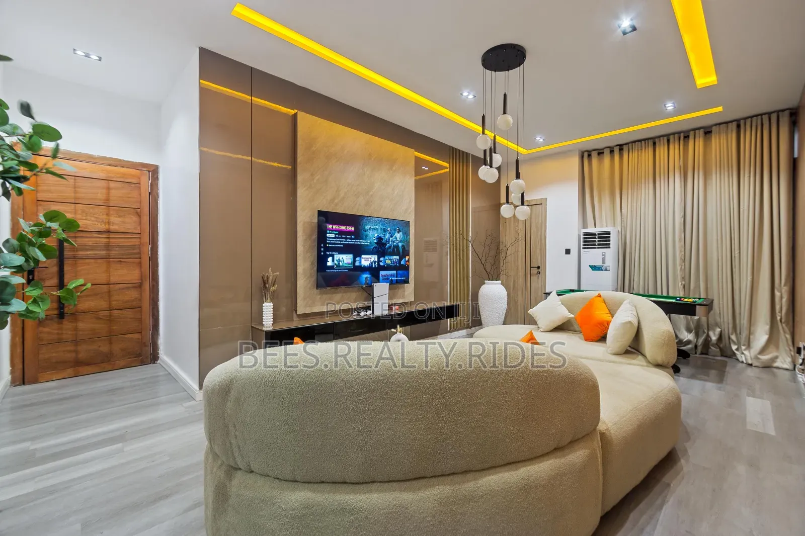 Brand New 2 Bedroom Apartment With a Pool, Gym and Ps5